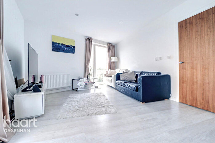 2 Bedroom Flat For Sale In Minter Road, Barking, IG11