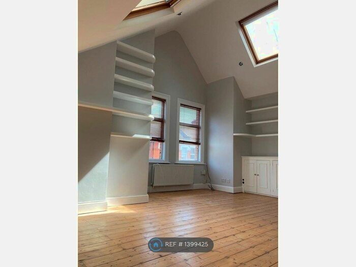 2 Bedroom Flat To Rent In Trent Road, London, SW2