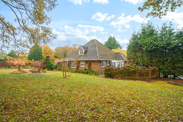 2 Bedroom Detached Bungalow For Sale In Hollywater Road, Hollywater, GU35