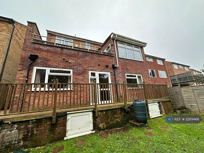 2 Bedroom Flat To Rent In Kingsley Crescent, High Wycombe, HP11