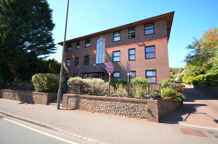 2 Bedroom Flat To Rent In East Street, Farnham, GU9