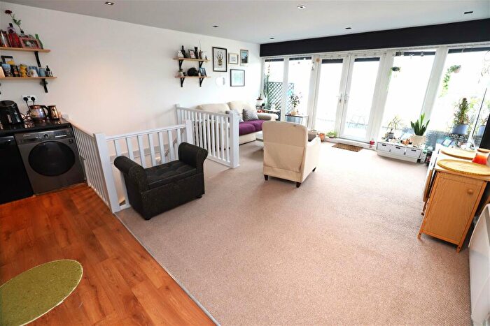 2 Bedroom Apartment For Sale In Wharfside Apartment, Bury, BL8