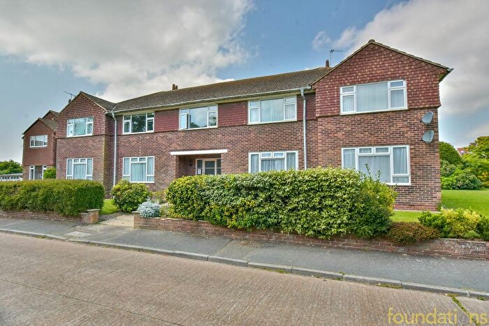 2 Bedroom Flat For Sale In Mayfield Way, Bexhill-On-Sea, TN40