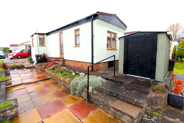 2 Bedroom Park Home For Sale In Woodlands Park, Almondsbury, BS32