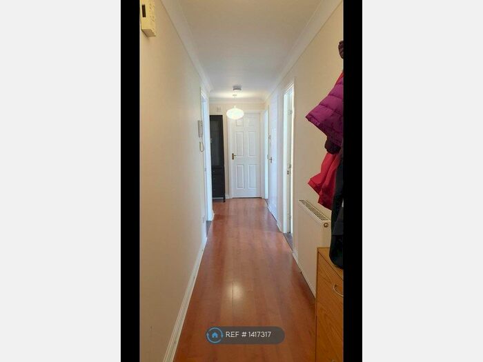 3 Bedroom Flat To Rent In Deanston Drive, Glasgow, G41