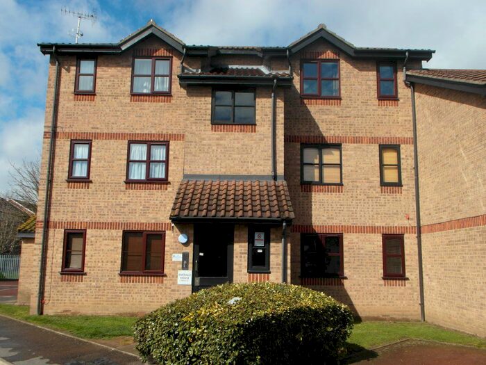 1 Bedroom Flat To Rent In Ferro Road, Rainham, RM13