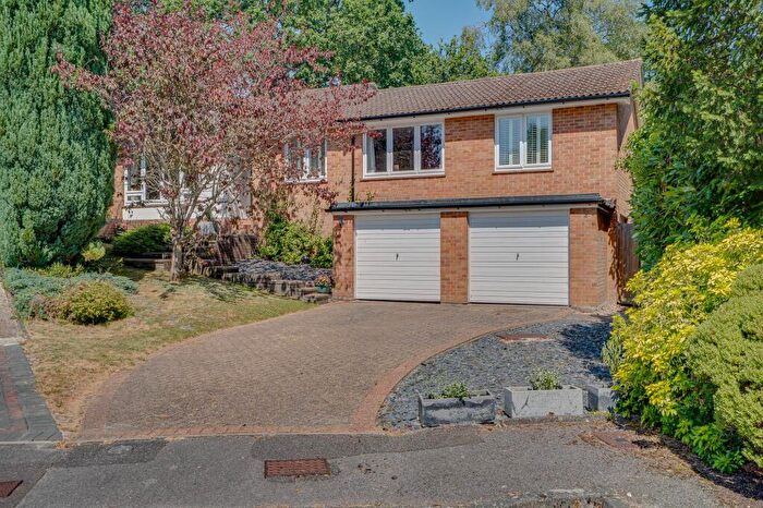 5 Bedroom Detached House For Sale In Broxburn Close, Chandler's Ford, SO53