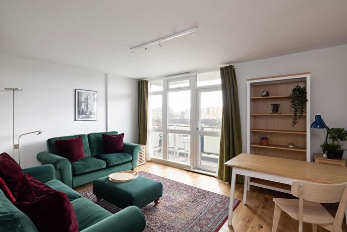 2 Bedroom Flat To Rent In Lupin Point, Abbey Street, SE1