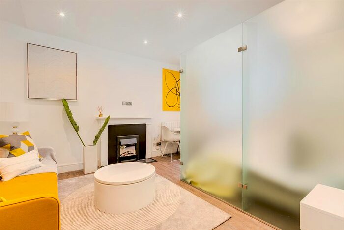 Studio To Rent In Devonshire Terrace, London, W2