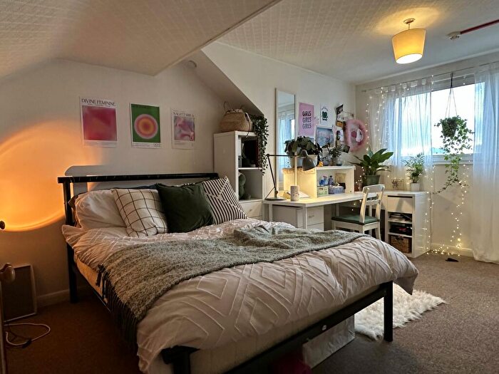 6 Bedroom Terraced House To Rent In West Parade - Bed, LN1