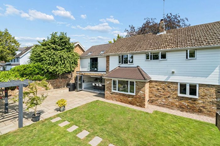 5 Bedroom Detached House For Sale In Abbey Road, Bourne End, Buckinghamshire, SL8