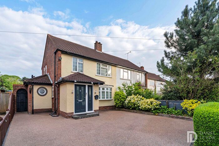 3 Bedroom Semi-detached House For Sale In Orchard Close, Radlett, WD7