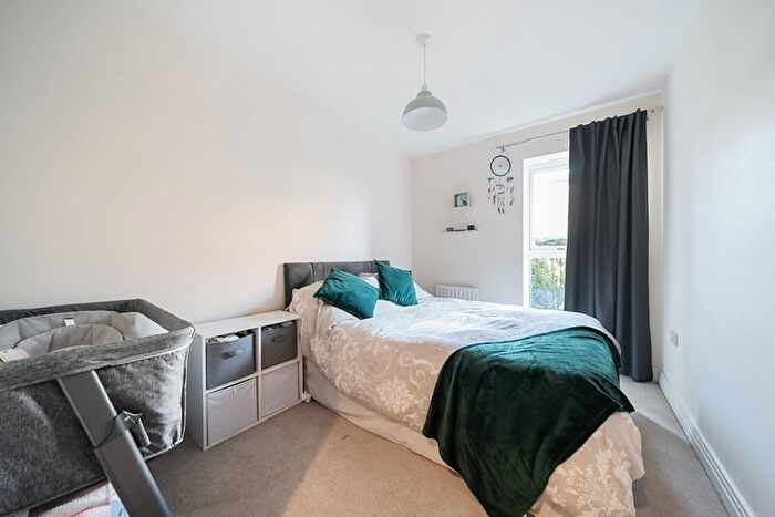 2 Bedroom Flat For Sale In Jefferson House, Stevenage, Hertfordshire, SG1