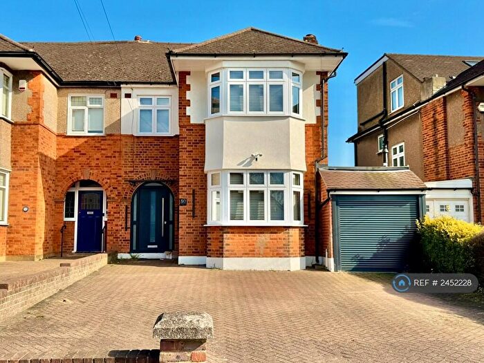 4 Bedroom Semi-Detached House To Rent In Heddon Court Avenue, Barnet, EN4