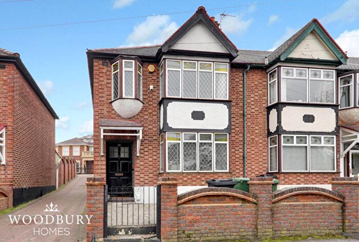 3 Bedroom End Of Terrace House To Rent In Chigwell Road, Woodford Green, IG8