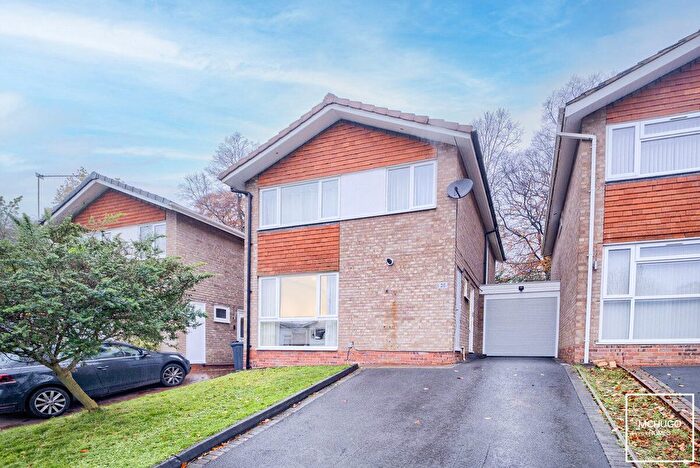 4 Bedroom Link Detached House For Sale In Niall Close, Edgbaston, B15
