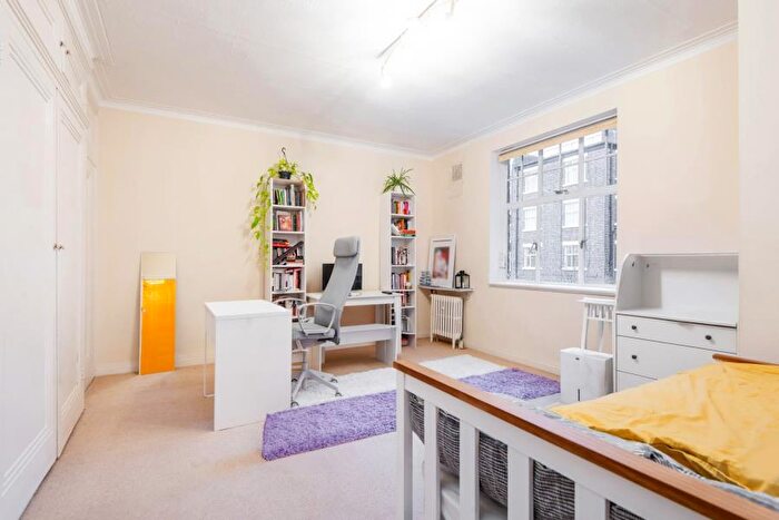 Flat To Rent In Belsize Grove, Belsize Park, London, NW3