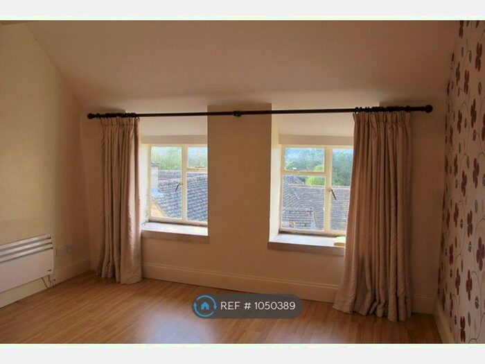 1 Bedroom Flat To Rent In Greenhouse Lane, Stroud, GL6