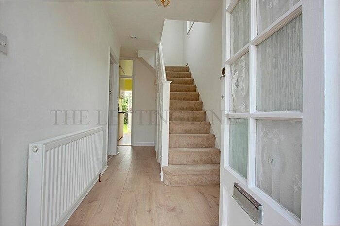 3 Bedroom Semi-Detached House To Rent In Churchbury Lane, Enfield, Middlesex EN1