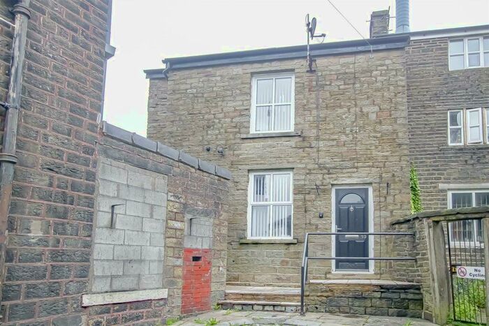 2 Bedroom House To Rent In Deardengate, Haslingden, Rossendale, BB4