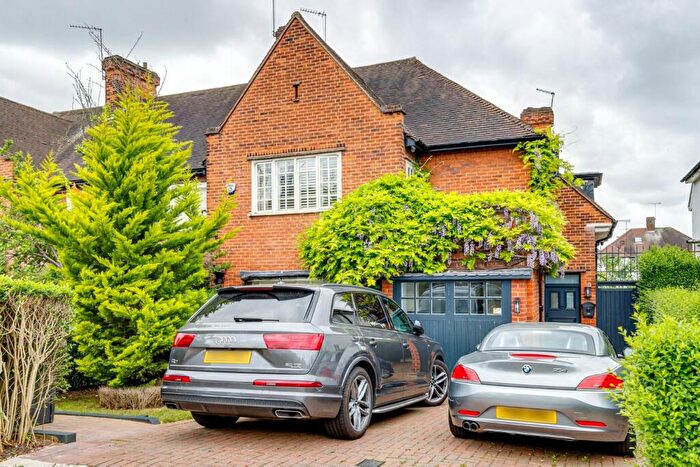 4 Bedroom End Of Terrace House For Sale In Hill Rise, Hampstead Garden Suburb, NW11