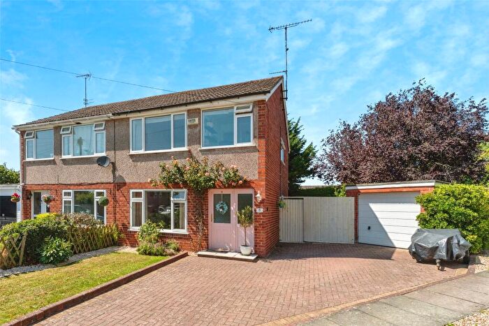 3 Bedroom Semi-Detached House For Sale In Carlton Close, Parkgate, Neston, Cheshire, CH64
