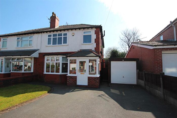 3 Bedroom Semi Detached House For Sale In Kingwood Avenue, Bolton, BL1