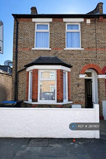 2 Bedroom Terraced House To Rent In Queens Road, Morden, SM4