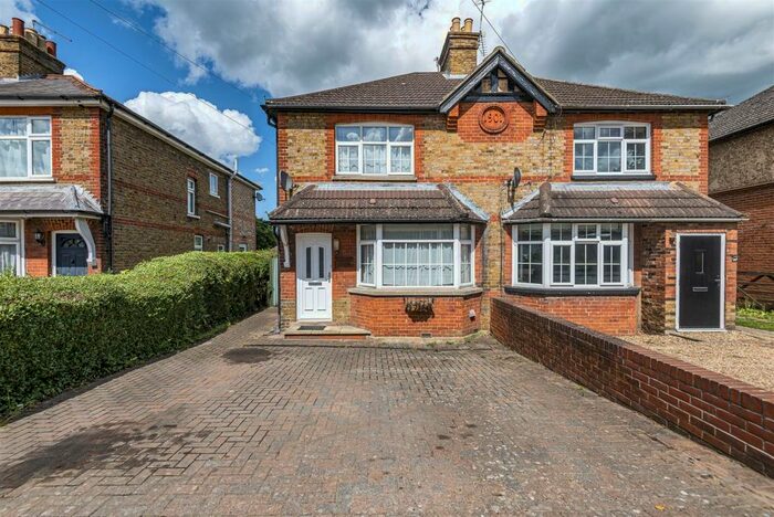 3 Bedroom House To Rent In Send Road, Send, GU23