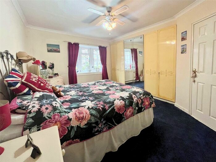 4 Bedroom Bungalow For Sale In Greenview Crescent, Hildenborough, Tonbridge, Kent, TN11