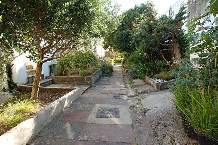 2 Bedroom Flat For Sale In Marina, St Leonards-On-Sea, TN38