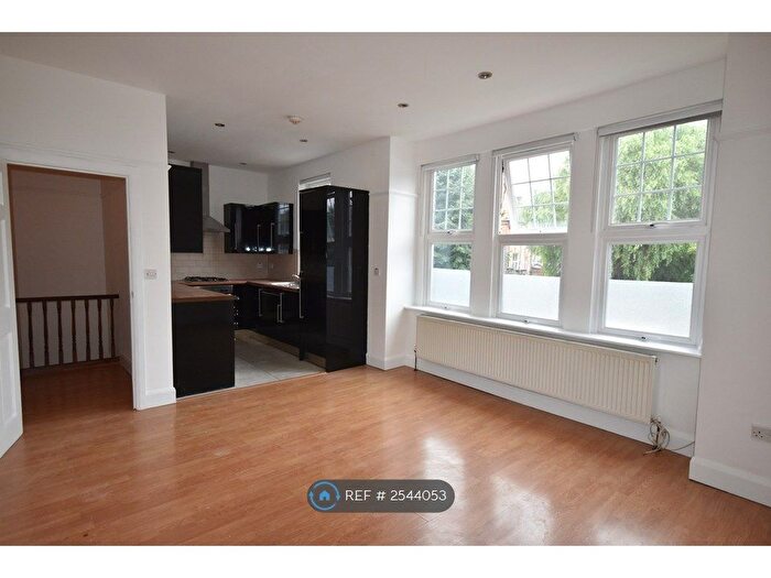 2 Bedroom Flat To Rent In Devonshire Road, London, N13