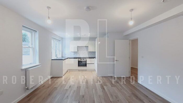 2 Bedroom Flat To Rent In Moxon Street, High Barnet, Barnet, EN5