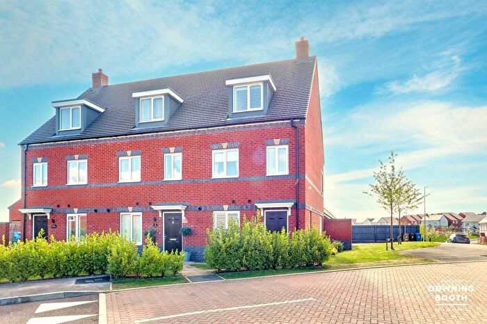 3 Bedroom Town House For Sale In Gee Close, Lichfield, WS14