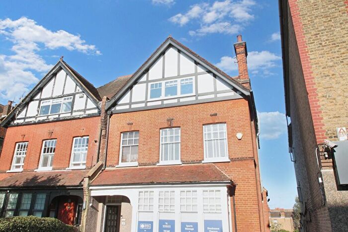 3 Bedroom Apartment To Rent In High Road, Woodford Green, IG8