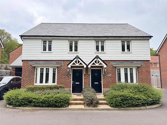 3 Bedroom Semi Detached House To Rent In Gracelands Drive, Bexhill-On-Sea, TN39