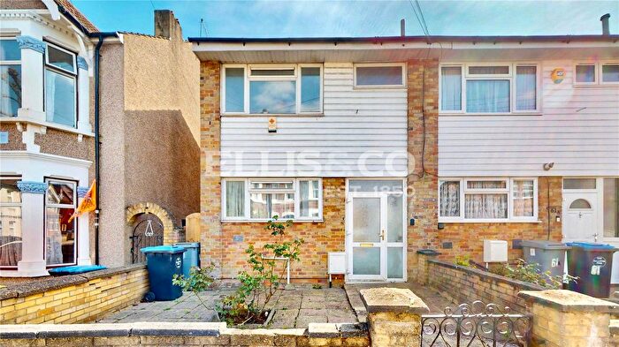 3 Bedroom End Terrace House For Sale In Chaplin Road, Wembley, HA0