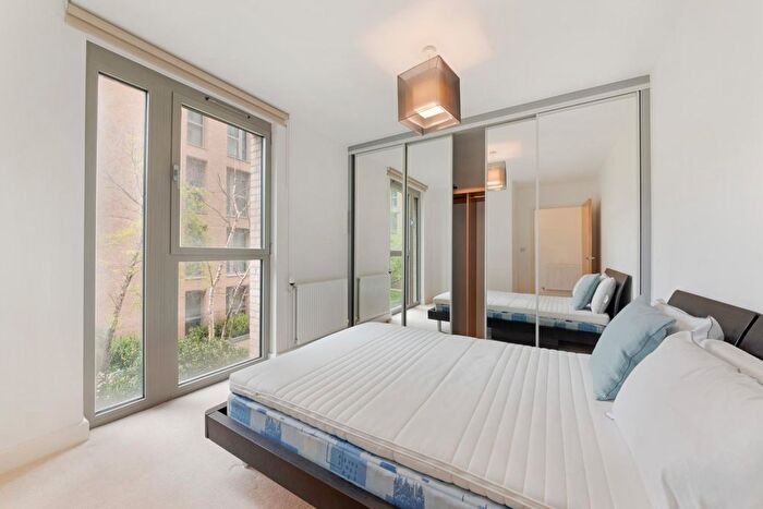 1 Bedroom Flat To Rent In Parkside Court, Waterside Park, London, E16