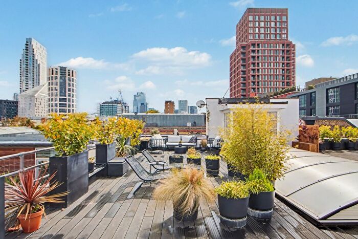 3 Bedroom Flat For Sale In Penthouse, Shepherdess Walk, Hoxton, London, N1