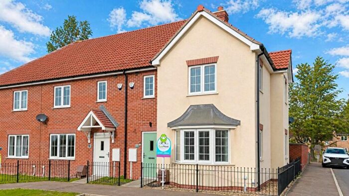 3 Bedroom Semi-Detached House For Sale In De Montfort Gardens, Boston, Lincolnshire, PE21