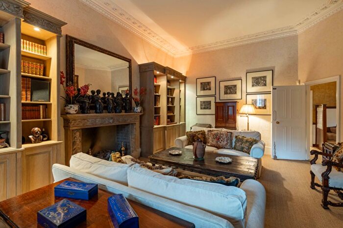 3 Bedroom Flat To Rent In Cadogan Square, Kensington And Chelsea, London, SW1X