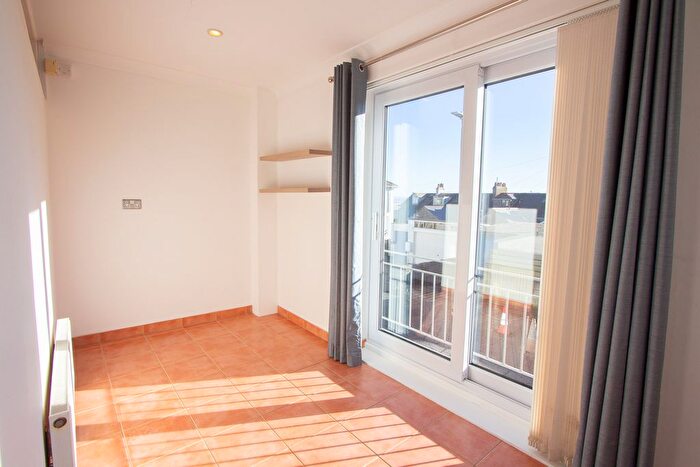 2 Bedroom End Of Terrace House To Rent In Carrack Dhu Estate, St. Ives, TR26