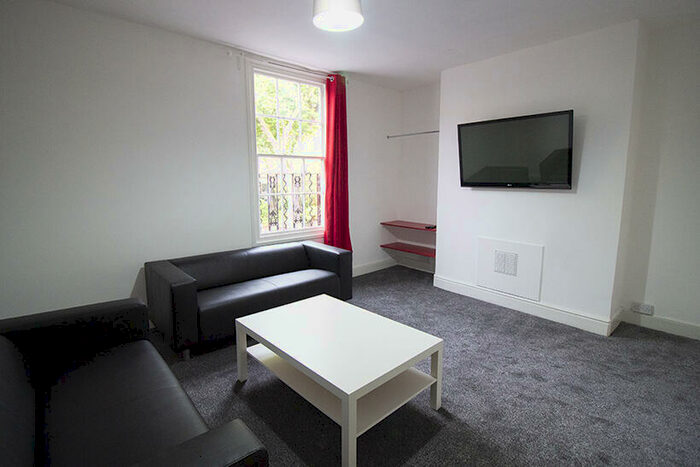 6 Bedroom Flat To Rent In A Mansfield Road, Nottingham, NG1