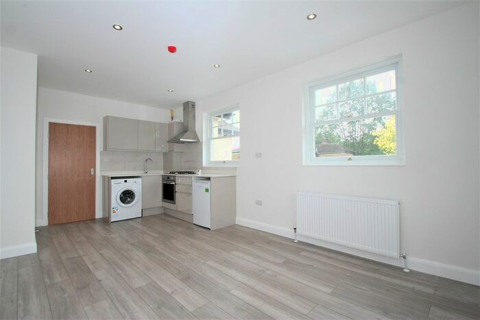 1 Bedroom Flat To Rent In Church End, Hendon, London, NW4