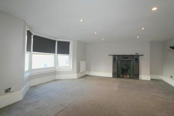 4 Bedroom Maisonette To Rent In Clarence Square, Brighton, BN1