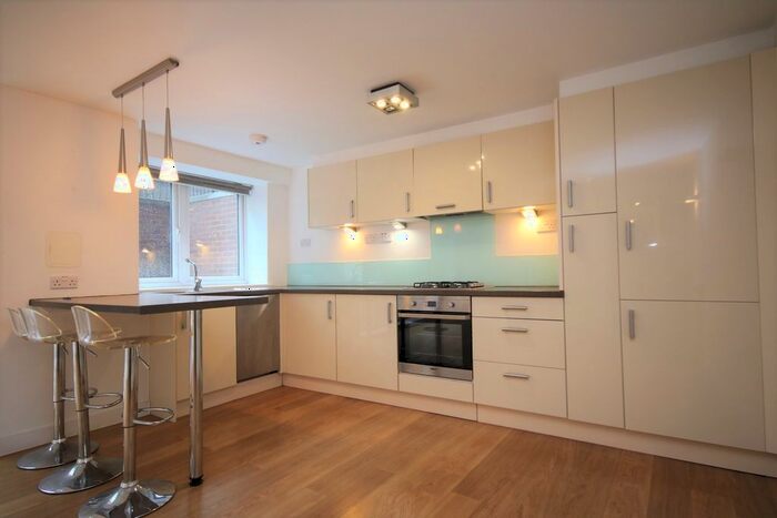 2 Bedroom Flat To Rent In Green Lanes, Stoke Newington, N16