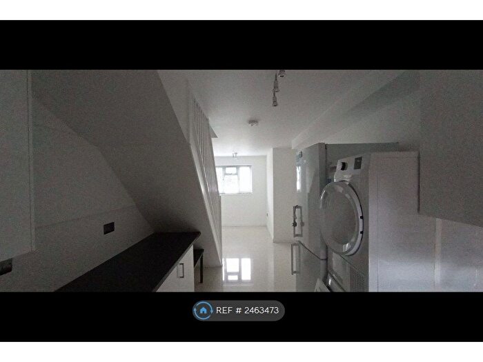 1 Bedroom Maisonette To Rent In King Henry's Drive, Croydon, CR0