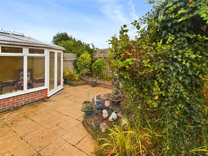 2 Bedroom Bungalow For Sale In Wollaton Paddocks, Wollaton, Nottinghamshire, NG8