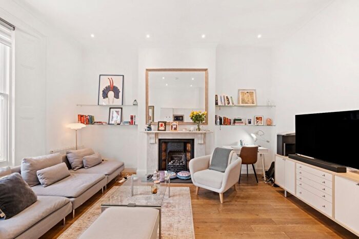 2 Bedroom Flat To Rent In Eardley Crescent, Earls Court, SW5