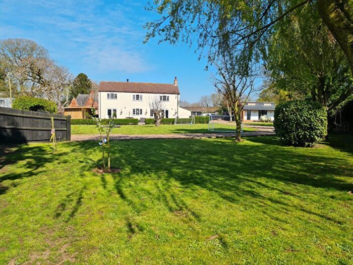 4 Bedroom Detached House For Sale In Girls School Lane, Butterwick, PE22